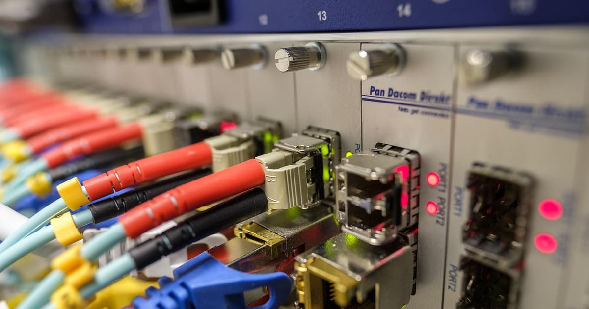 Cân bằng tải trên Diện rộng cho các Trung tâm Dữ liệu phân tán với Array Networks APV